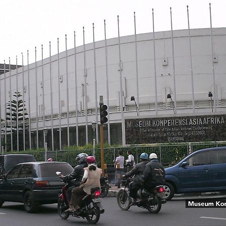 Zen Rooms Antapani Syariah Bandung Exterior photo