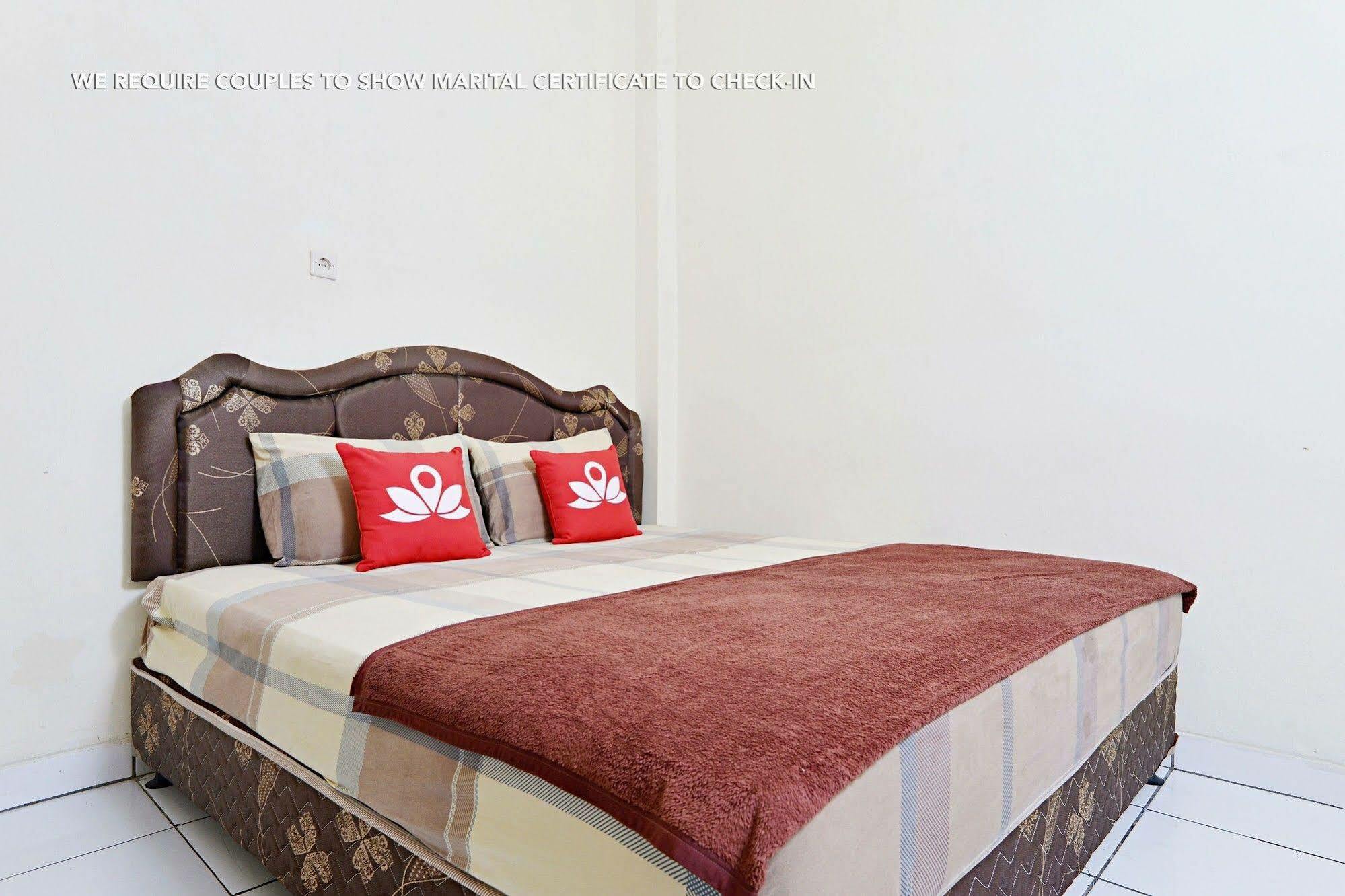 Zen Rooms Antapani Syariah Bandung Exterior photo